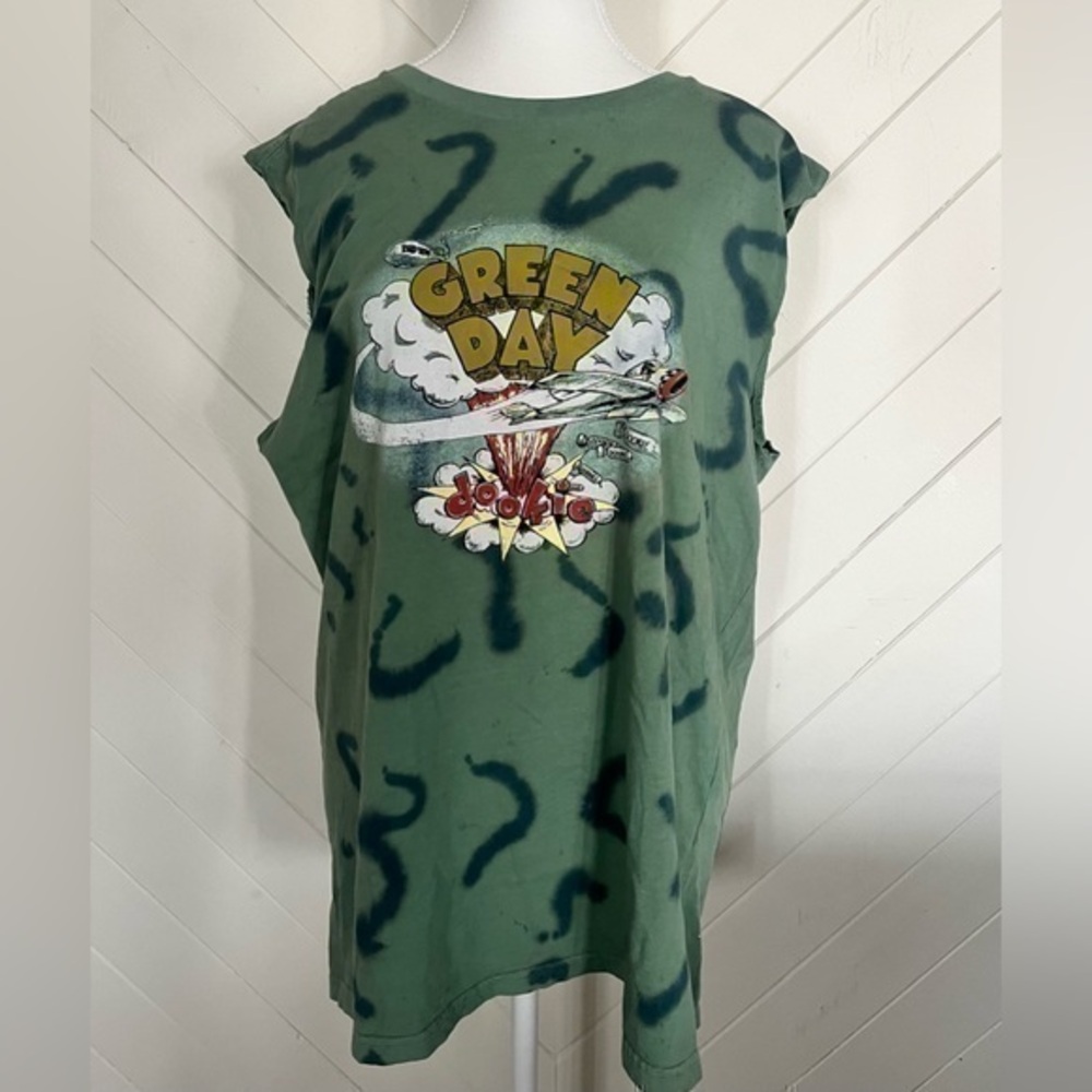 Green Day Sleeveless Shirt - Picture 1 of 5